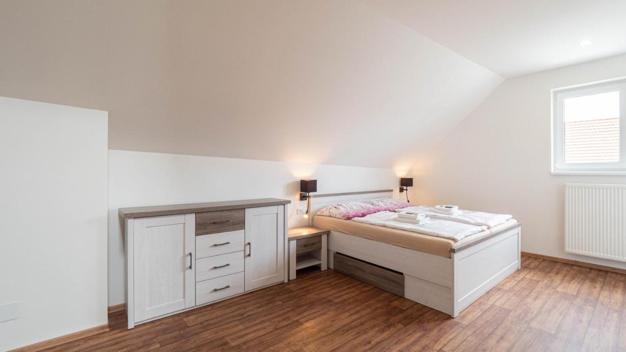 Apartmany Habanska, Cely Dum Pouzdrany Exterior foto